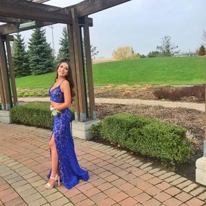 Meet your Posher, Emili